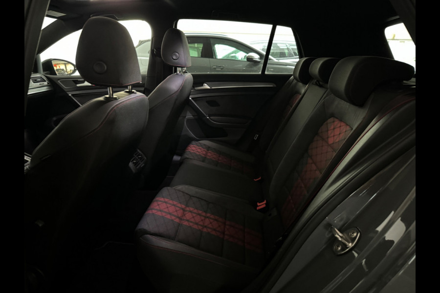 Volkswagen Golf 2.0 TSI GTI TCR Pano|ACC|BlindSpot|Camera|Lane Assist