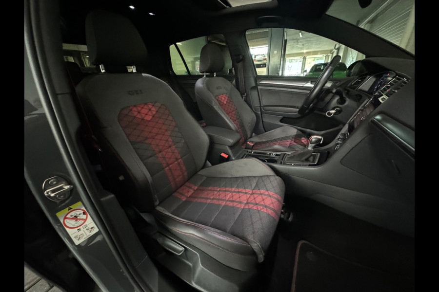 Volkswagen Golf 2.0 TSI GTI TCR Pano|ACC|BlindSpot|Camera|Lane Assist