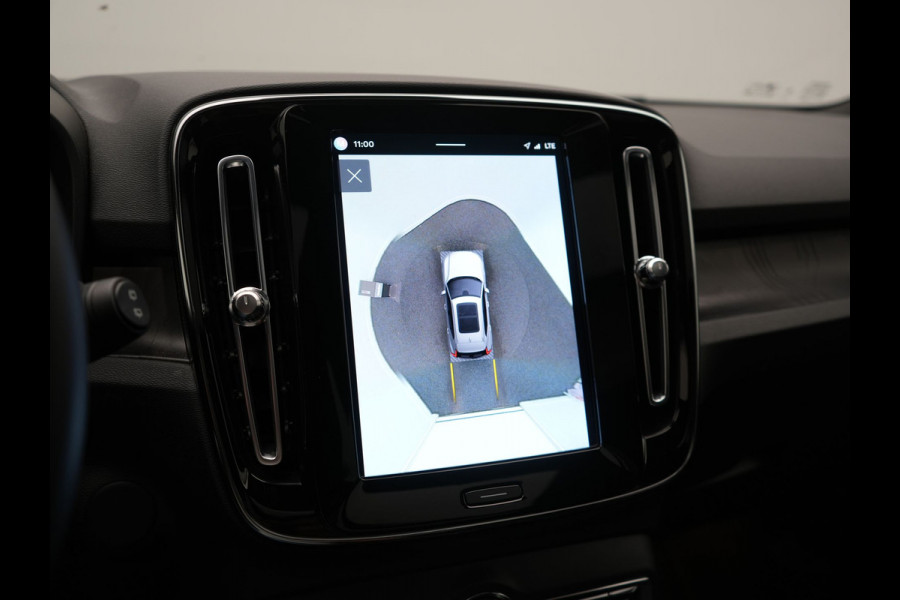 Volvo XC40 Recharge Ultimate 69 kWh 232pk Dealer O.H | Trekhaak Af Fabriek | Panodak | 360 Camera | Harman / Kardon | Adaptive Cruise | Alcantara Sportstoelen Memory & Verwarmd | Keyless | Apple Carplay | Pilot Assist | Google Assistant & Maps  Virtual | Navigatie | DAB | 19"L.M |