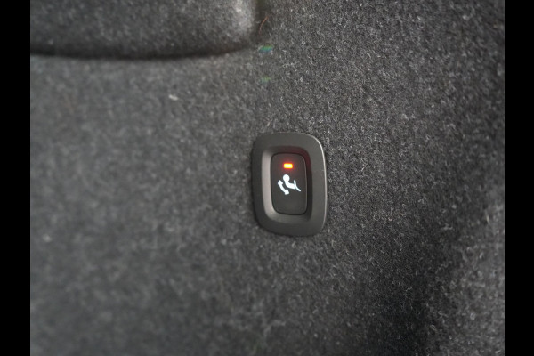 Volvo XC40 Recharge Ultimate 69 kWh 232pk Dealer O.H | Trekhaak Af Fabriek | Panodak | 360 Camera | Harman / Kardon | Adaptive Cruise | Alcantara Sportstoelen Memory & Verwarmd | Keyless | Apple Carplay | Pilot Assist | Google Assistant & Maps  Virtual | Navigatie | DAB | 19"L.M |