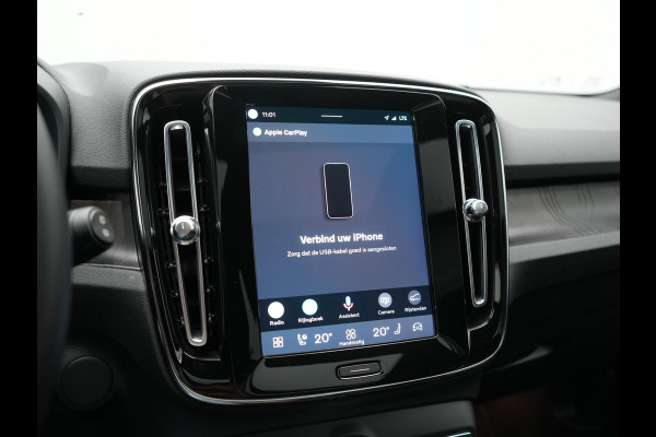 Volvo XC40 Recharge Ultimate 69 kWh 232pk Dealer O.H | Trekhaak Af Fabriek | Panodak | 360 Camera | Harman / Kardon | Adaptive Cruise | Alcantara Sportstoelen Memory & Verwarmd | Keyless | Apple Carplay | Pilot Assist | Google Assistant & Maps  Virtual | Navigatie | DAB | 19"L.M |