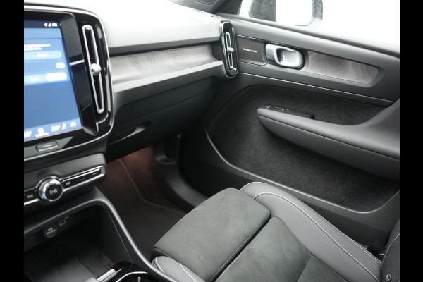 Volvo XC40 Recharge Ultimate 69 kWh 232pk Dealer O.H | Trekhaak Af Fabriek | Panodak | 360 Camera | Harman / Kardon | Adaptive Cruise | Alcantara Sportstoelen Memory & Verwarmd | Keyless | Apple Carplay | Pilot Assist | Google Assistant & Maps  Virtual | Navigatie | DAB | 19"L.M |
