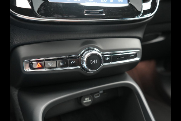 Volvo XC40 Recharge Ultimate 69 kWh 232pk Dealer O.H | Trekhaak Af Fabriek | Panodak | 360 Camera | Harman / Kardon | Adaptive Cruise | Alcantara Sportstoelen Memory & Verwarmd | Keyless | Apple Carplay | Pilot Assist | Google Assistant & Maps  Virtual | Navigatie | DAB | 19"L.M |