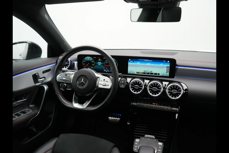 Mercedes-Benz CLA-Klasse Shooting Brake 200 Business Solution AMG 164pk Dealer O.H. | Panodak | Camera | Multi Beam LED | Alcantara Sportstoelen Memory & Verwarmd | Sfeerverlichting | Keyless | Apple Carplay | Cruise Control | Navigatie | DAB |