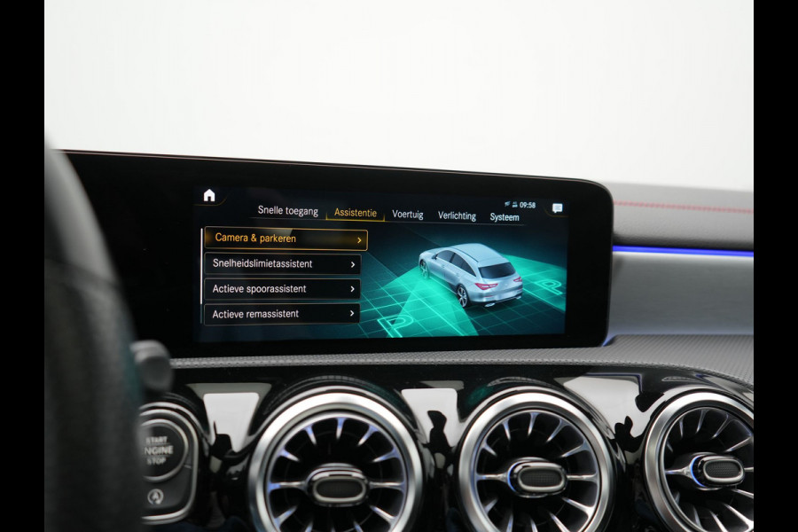 Mercedes-Benz CLA-Klasse Shooting Brake 200 Business Solution AMG 164pk Dealer O.H. | Panodak | Camera | Multi Beam LED | Alcantara Sportstoelen Memory & Verwarmd | Sfeerverlichting | Keyless | Apple Carplay | Cruise Control | Navigatie | DAB |