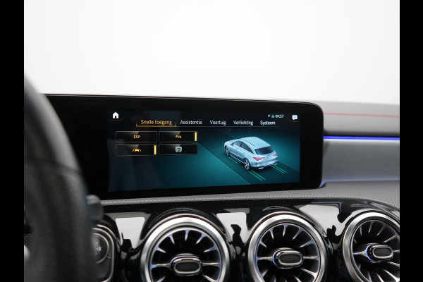 Mercedes-Benz CLA-Klasse Shooting Brake 200 Business Solution AMG 164pk Dealer O.H. | Panodak | Camera | Multi Beam LED | Alcantara Sportstoelen Memory & Verwarmd | Sfeerverlichting | Keyless | Apple Carplay | Cruise Control | Navigatie | DAB |