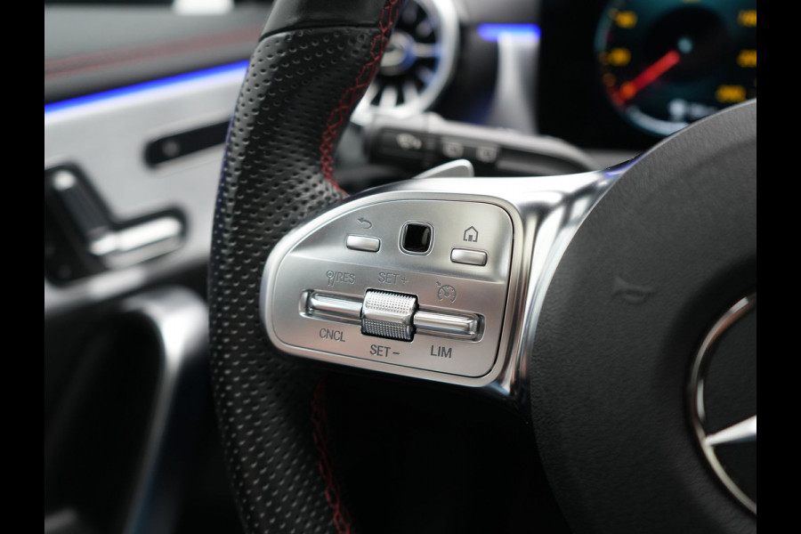 Mercedes-Benz CLA-Klasse Shooting Brake 200 Business Solution AMG 164pk Dealer O.H. | Panodak | Camera | Multi Beam LED | Alcantara Sportstoelen Memory & Verwarmd | Sfeerverlichting | Keyless | Apple Carplay | Cruise Control | Navigatie | DAB |