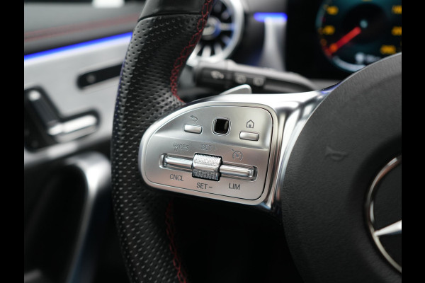 Mercedes-Benz CLA-Klasse Shooting Brake 200 Business Solution AMG 164pk Dealer O.H. | Panodak | Camera | Multi Beam LED | Alcantara Sportstoelen Memory & Verwarmd | Sfeerverlichting | Keyless | Apple Carplay | Cruise Control | Navigatie | DAB |