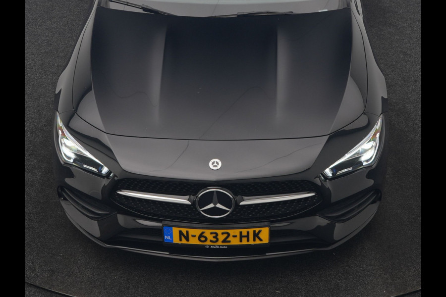 Mercedes-Benz CLA-Klasse Shooting Brake 200 Business Solution AMG 164pk Dealer O.H. | Panodak | Camera | Multi Beam LED | Alcantara Sportstoelen Memory & Verwarmd | Sfeerverlichting | Keyless | Apple Carplay | Cruise Control | Navigatie | DAB |