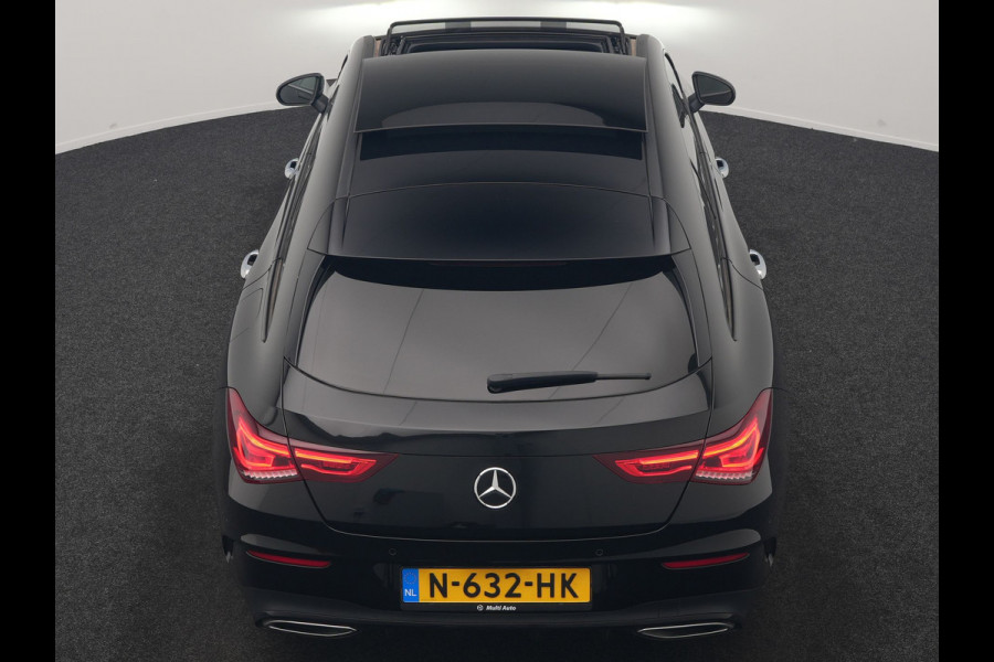 Mercedes-Benz CLA-Klasse Shooting Brake 200 Business Solution AMG 164pk Dealer O.H. | Panodak | Camera | Multi Beam LED | Alcantara Sportstoelen Memory & Verwarmd | Sfeerverlichting | Keyless | Apple Carplay | Cruise Control | Navigatie | DAB |