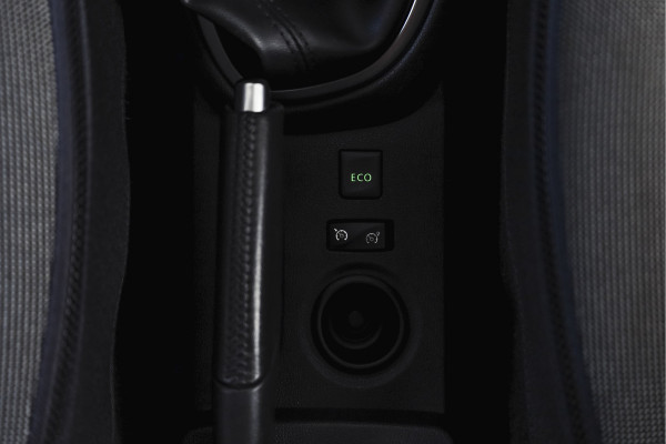 Renault Captur 0.9 TCe Intens 90 PK | Cruise | PDC | Camera | NAV+ App. Connect | ECC | Trekhaak | LM 17" |