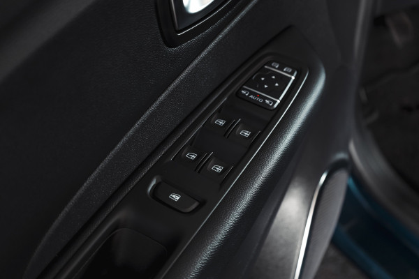 Renault Captur 0.9 TCe Intens 90 PK | Cruise | PDC | Camera | NAV+ App. Connect | ECC | Trekhaak | LM 17" |