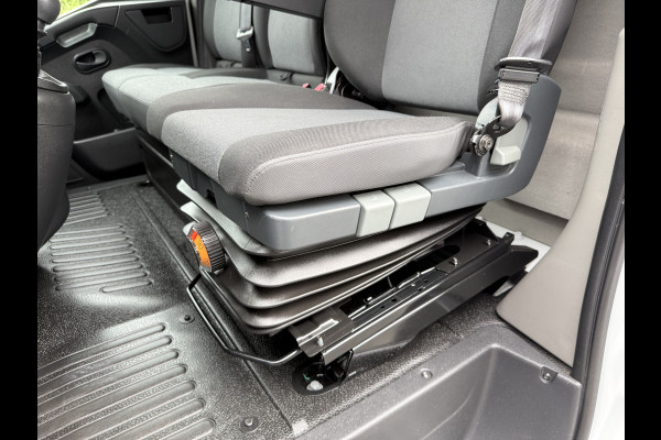 Renault Master T35 2.3 dCi 146 PK / BAKWAGEN / DHOLLANDIA LAADKLEP / CRUISE / AIRCO / 3-ZITS / ZIJDEUR / MEUBELBAK