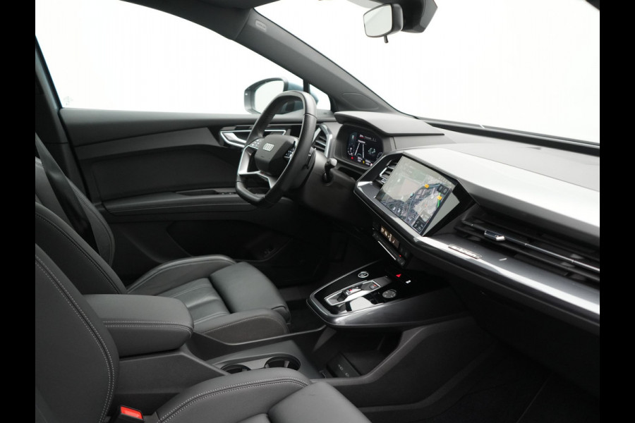 Audi Q4 e-tron 40 S Line 82 kWh 204pk Dealer O.H | Trekhaak Af Fabriek | Adaptive Cruise | Keyless | Lederen Sportstoelen Verwarmd | BLIS | Apple Carplay | Lane Assist | Virtual | Navigatie | DAB | 20"L.M |