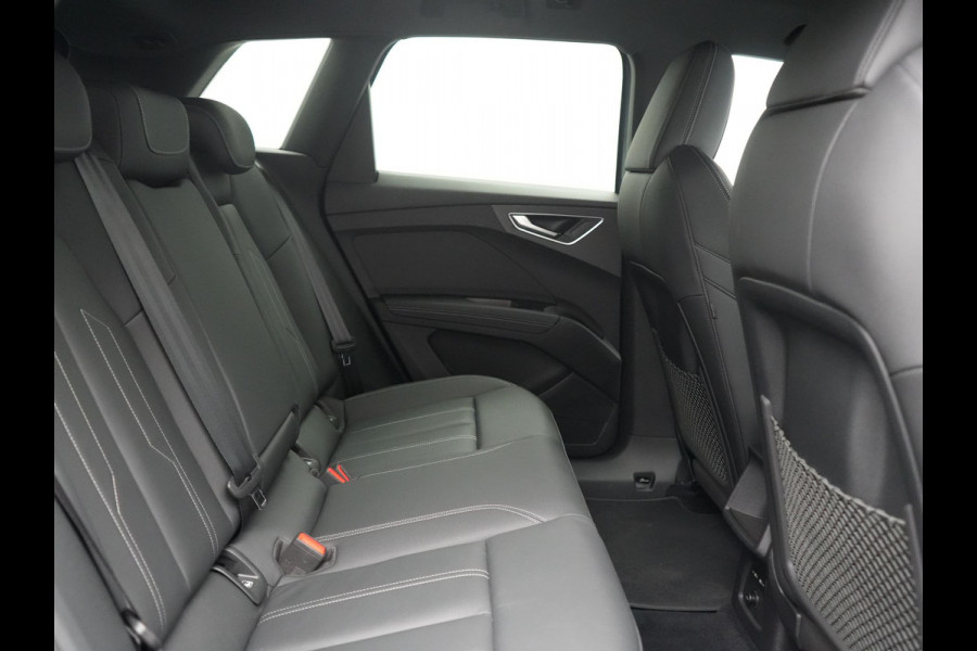 Audi Q4 e-tron 40 S Line 82 kWh 204pk Dealer O.H | Trekhaak Af Fabriek | Adaptive Cruise | Keyless | Lederen Sportstoelen Verwarmd | BLIS | Apple Carplay | Lane Assist | Virtual | Navigatie | DAB | 20"L.M |