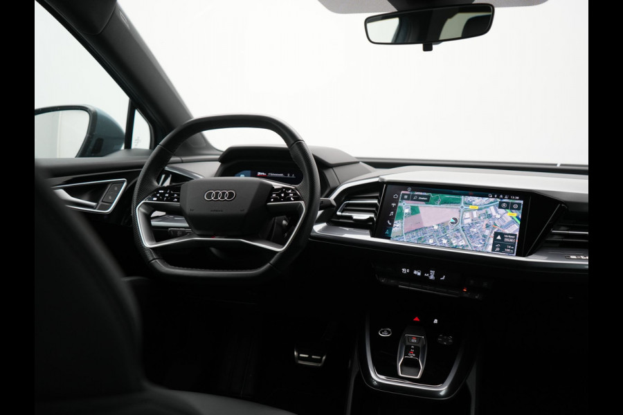 Audi Q4 e-tron 40 S Line 82 kWh 204pk Dealer O.H | Trekhaak Af Fabriek | Adaptive Cruise | Keyless | Lederen Sportstoelen Verwarmd | BLIS | Apple Carplay | Lane Assist | Virtual | Navigatie | DAB | 20"L.M |