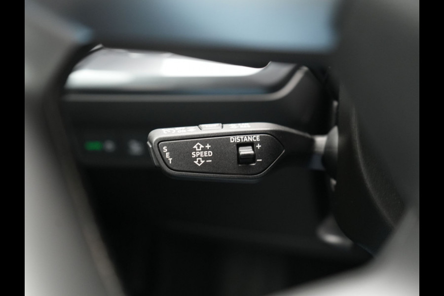 Audi Q4 e-tron 40 S Line 82 kWh 204pk Dealer O.H | Trekhaak Af Fabriek | Adaptive Cruise | Keyless | Lederen Sportstoelen Verwarmd | BLIS | Apple Carplay | Lane Assist | Virtual | Navigatie | DAB | 20"L.M |