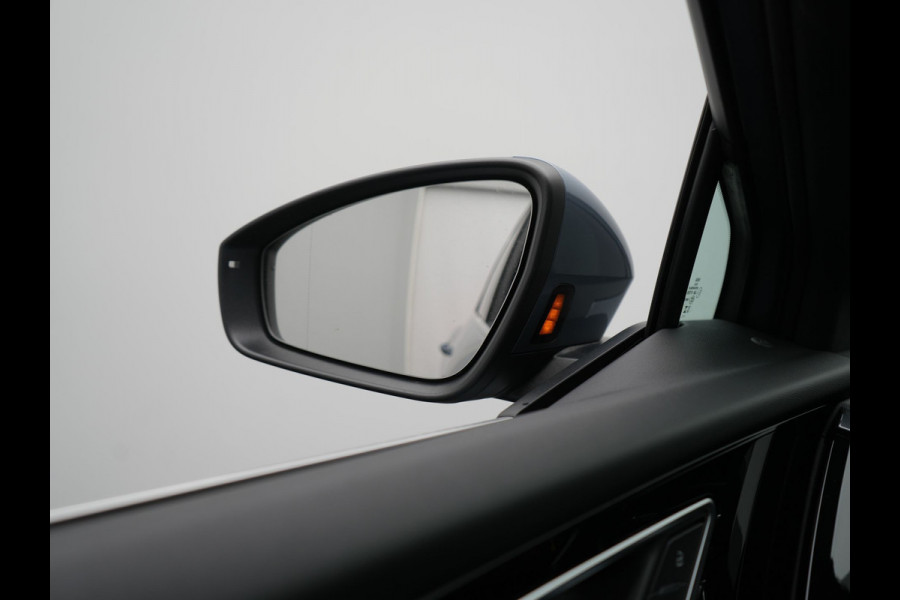 Audi Q4 e-tron 40 S Line 82 kWh 204pk Dealer O.H | Trekhaak Af Fabriek | Adaptive Cruise | Keyless | Lederen Sportstoelen Verwarmd | BLIS | Apple Carplay | Lane Assist | Virtual | Navigatie | DAB | 20"L.M |