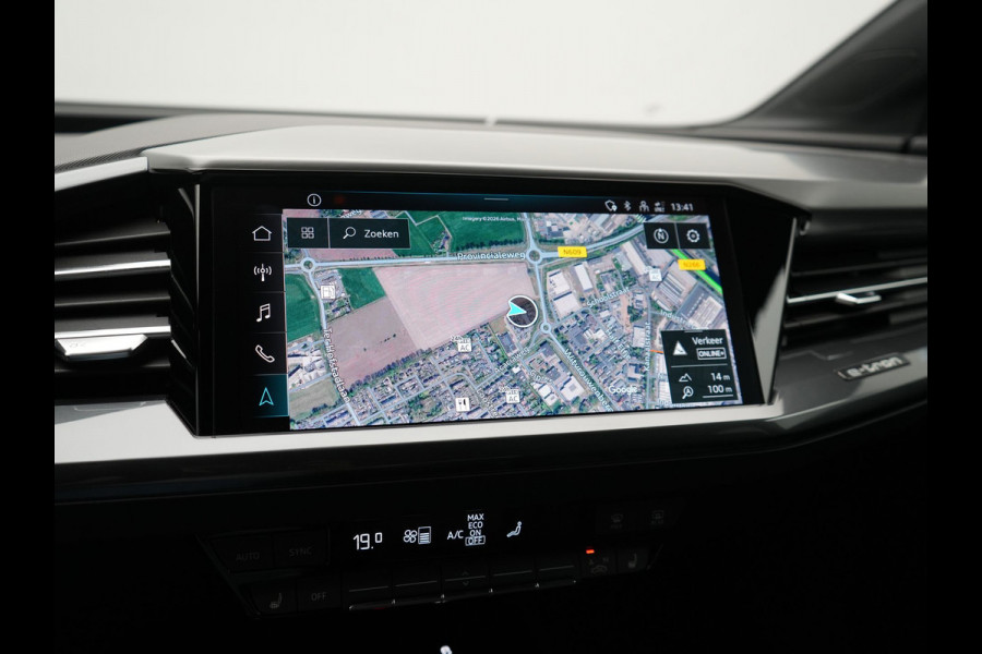 Audi Q4 e-tron 40 S Line 82 kWh 204pk Dealer O.H | Trekhaak Af Fabriek | Adaptive Cruise | Keyless | Lederen Sportstoelen Verwarmd | BLIS | Apple Carplay | Lane Assist | Virtual | Navigatie | DAB | 20"L.M |