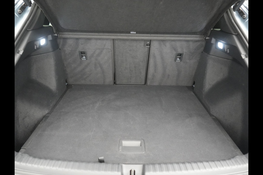 Audi Q4 e-tron 40 S Line 82 kWh 204pk Dealer O.H | Trekhaak Af Fabriek | Adaptive Cruise | Keyless | Lederen Sportstoelen Verwarmd | BLIS | Apple Carplay | Lane Assist | Virtual | Navigatie | DAB | 20"L.M |