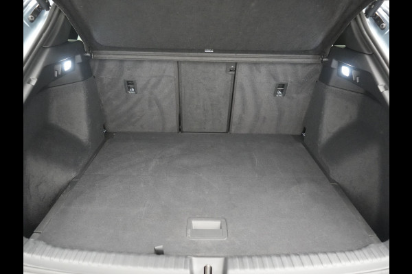 Audi Q4 e-tron 40 S Line 82 kWh 204pk Dealer O.H | Trekhaak Af Fabriek | Adaptive Cruise | Keyless | Lederen Sportstoelen Verwarmd | BLIS | Apple Carplay | Lane Assist | Virtual | Navigatie | DAB | 20"L.M |