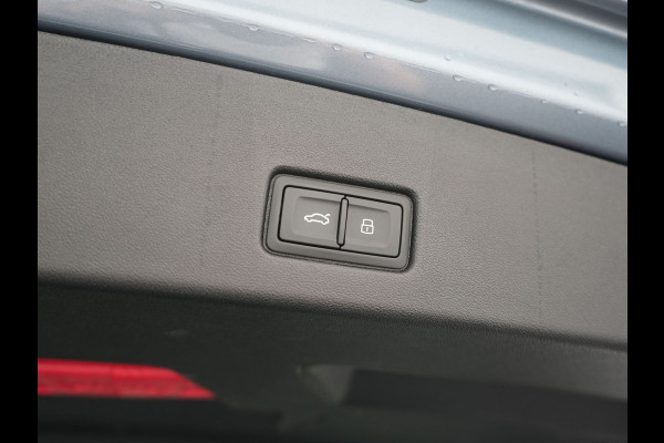 Audi Q4 e-tron 40 S Line 82 kWh 204pk Dealer O.H | Trekhaak Af Fabriek | Adaptive Cruise | Keyless | Lederen Sportstoelen Verwarmd | BLIS | Apple Carplay | Lane Assist | Virtual | Navigatie | DAB | 20"L.M |
