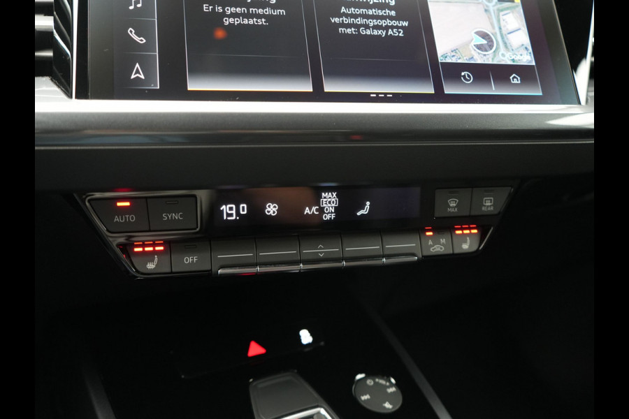 Audi Q4 e-tron 40 S Line 82 kWh 204pk Dealer O.H | Trekhaak Af Fabriek | Adaptive Cruise | Keyless | Lederen Sportstoelen Verwarmd | BLIS | Apple Carplay | Lane Assist | Virtual | Navigatie | DAB | 20"L.M |