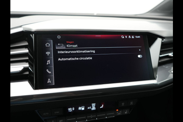 Audi Q4 e-tron 40 S Line 82 kWh 204pk Dealer O.H | Trekhaak Af Fabriek | Adaptive Cruise | Keyless | Lederen Sportstoelen Verwarmd | BLIS | Apple Carplay | Lane Assist | Virtual | Navigatie | DAB | 20"L.M |