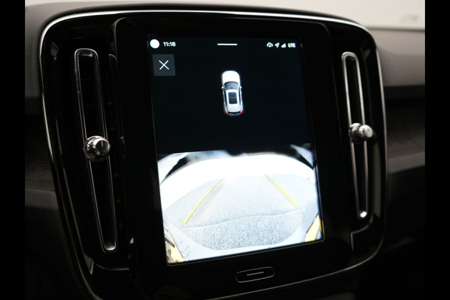 Volvo XC40 Single Motor Long Range Plus 82 kWh 252pk Dealer O.H | Trekhaak Af Fabriek | Camera | Adaptive Cruise | Sportstoelen Verwarmd | Pilot Assist | Google Assistant & Maps | BLIS | Keyless | Virtual | Navigatie | DAB | 19"L.M |