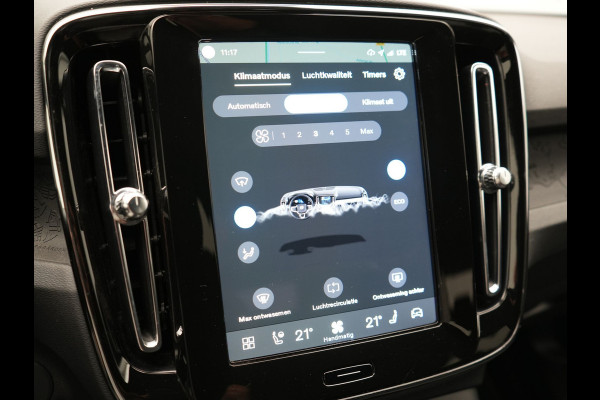 Volvo XC40 Single Motor Long Range Plus 82 kWh 252pk Dealer O.H | Trekhaak Af Fabriek | Camera | Adaptive Cruise | Sportstoelen Verwarmd | Pilot Assist | Google Assistant & Maps | BLIS | Keyless | Virtual | Navigatie | DAB | 19"L.M |