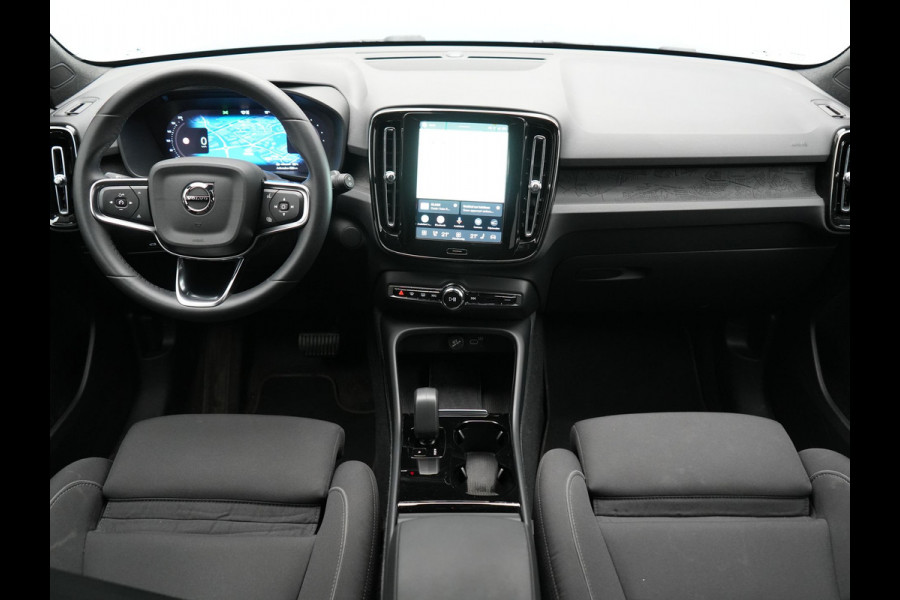 Volvo XC40 Single Motor Long Range Plus 82 kWh 252pk Dealer O.H | Trekhaak Af Fabriek | Camera | Adaptive Cruise | Sportstoelen Verwarmd | Pilot Assist | Google Assistant & Maps | BLIS | Keyless | Virtual | Navigatie | DAB | 19"L.M |