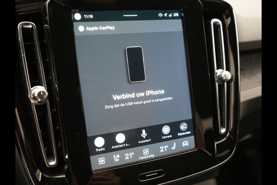 Volvo XC40 Single Motor Long Range Plus 82 kWh 252pk Dealer O.H | Trekhaak Af Fabriek | Camera | Adaptive Cruise | Sportstoelen Verwarmd | Pilot Assist | Google Assistant & Maps | BLIS | Keyless | Virtual | Navigatie | DAB | 19"L.M |