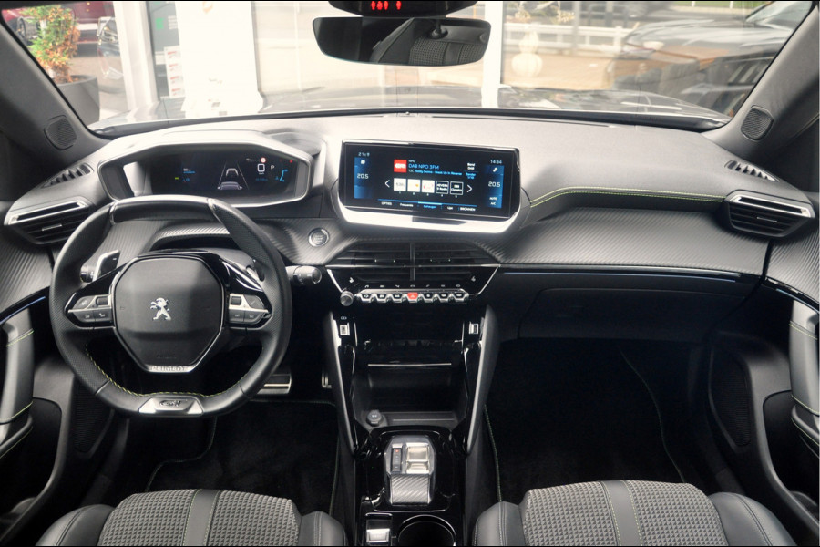 Peugeot 2008 1.2 PureTech 130 PK GT EAT8 | 20.000 km! | Trekhaak | Navi