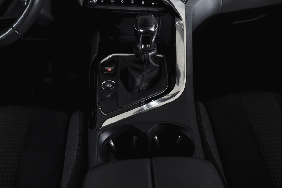 Peugeot 3008 1.2 PureTech Active 131 PK | Dig. Cockpit | Cruise | Stoelverw. | PDC | ECC | Trekhaak | LM 17" |