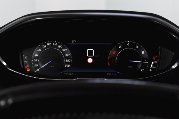 Peugeot 3008 1.2 PureTech Active 131 PK | Dig. Cockpit | Cruise | Stoelverw. | PDC | ECC | Trekhaak | LM 17" |