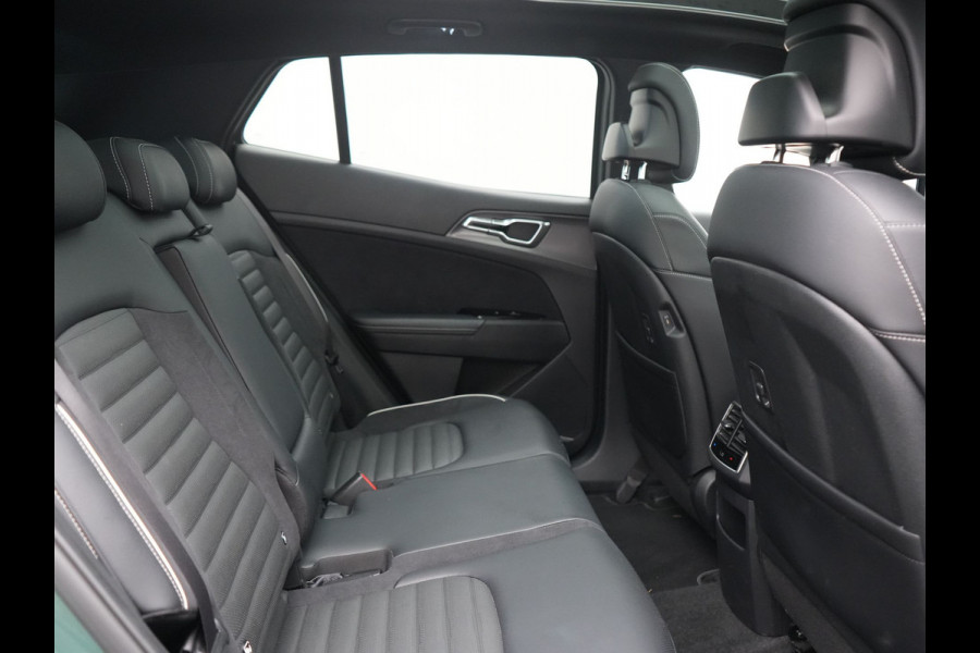 Kia Sportage 1.6 T-GDi PHEV AWD GT-Line 265pk Dealer O.H | Trekhaak Afn. | Panodak | Adaptive Cruise | 360 Camera | Harman / Kardon | Lederen Sportstoelen Memory & Ventilatie | Keyless | Apple Carplay | Pilot Assist | Stuur & Stoelverwarming | Sfeerverlichting | Virtual | Navigatie | DAB | 19"L.M | Plug In Hybrid |