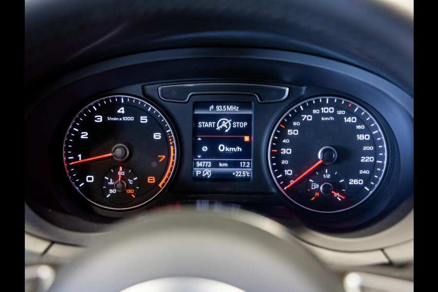 Audi Q3 2.0 TFSI quattro Sport 3x S-Line Edition / 220pk / Trekhaak / Panorama dak / Nappaleder / Bose / Elektrische stoelverstelling /