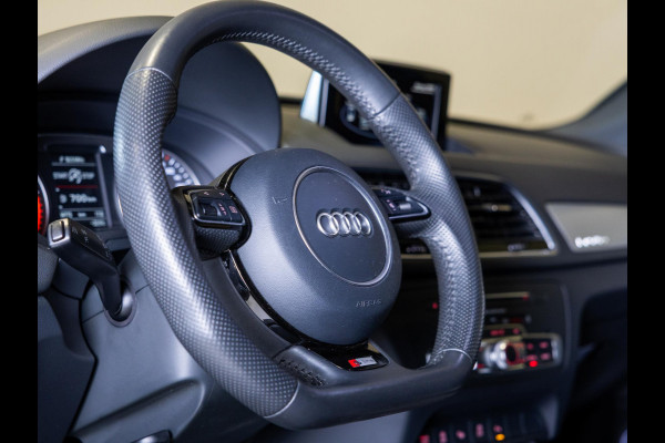 Audi Q3 2.0 TFSI quattro Sport 3x S-Line Edition / 220pk / Trekhaak / Panorama dak / Nappaleder / Bose / Elektrische stoelverstelling /