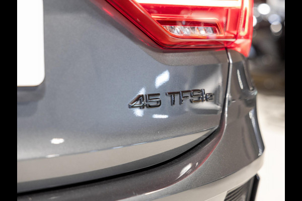 Audi Q3 Sportback 45 TFSI e 2x S-Line Edition / 245pk / Leder / Stoelverwarming /