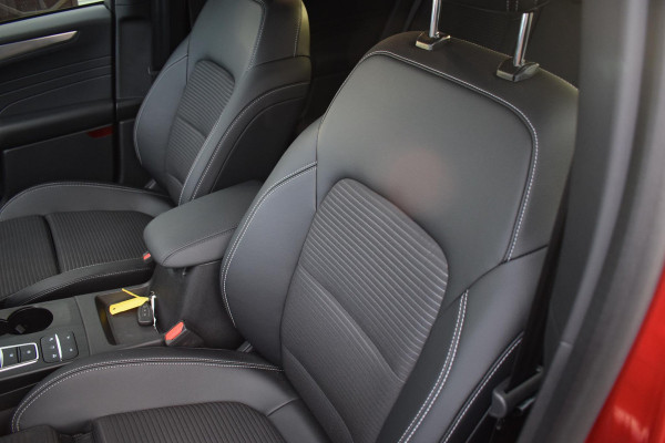 Ford Kuga 2.5 PHEV Titanium X B&O Audio |  AGR-stoelen | Winterpakket | Adaptive Cruise Control | Navigatie | Camera |