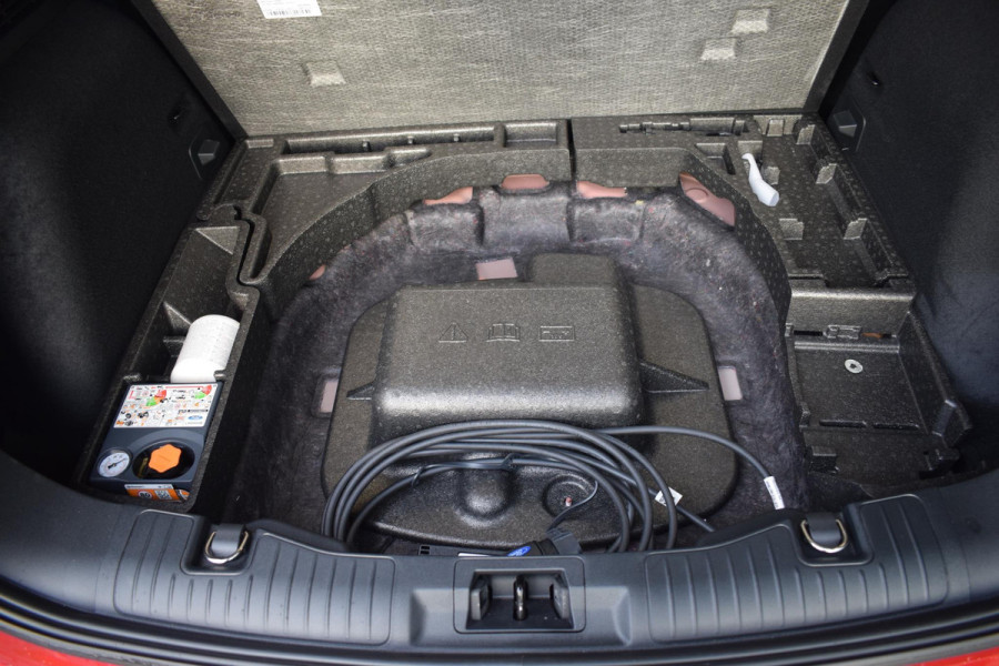 Ford Kuga 2.5 PHEV Titanium X B&O Audio |  AGR-stoelen | Winterpakket | Adaptive Cruise Control | Navigatie | Camera |