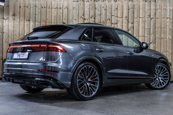 Audi Q8 60 TFSI e Quattro Competition *Pano*RS-Stoelen*B&O*4-Wiel besturing*360 Camera*