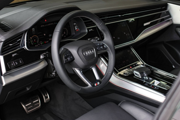 Audi Q8 60 TFSI e Quattro Competition *Pano*RS-Stoelen*B&O*4-Wiel besturing*360 Camera*