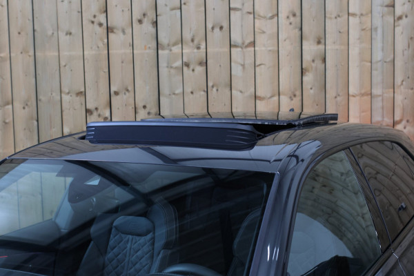 Audi Q8 60 TFSI e Quattro Competition *Pano*RS-Stoelen*B&O*4-Wiel besturing*360 Camera*