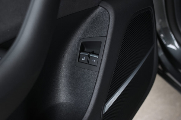 Audi Q8 60 TFSI e Quattro Competition *Pano*RS-Stoelen*B&O*4-Wiel besturing*360 Camera*