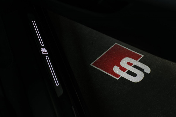 Audi Q8 60 TFSI e Quattro Competition *Pano*RS-Stoelen*B&O*4-Wiel besturing*360 Camera*