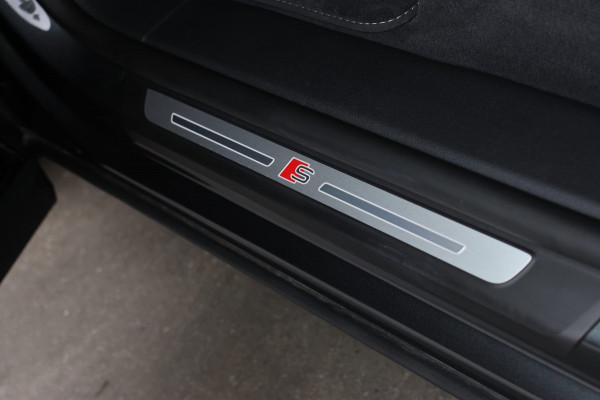 Audi Q8 60 TFSI e Quattro Competition *Pano*RS-Stoelen*B&O*4-Wiel besturing*360 Camera*