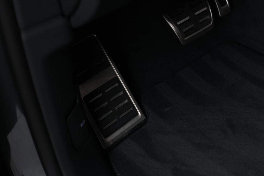 Audi Q8 60 TFSI e Quattro Competition *Pano*RS-Stoelen*B&O*4-Wiel besturing*360 Camera*