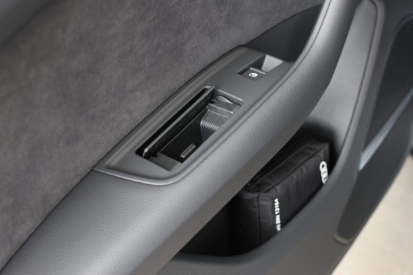 Audi Q8 60 TFSI e Quattro Competition *Pano*RS-Stoelen*B&O*4-Wiel besturing*360 Camera*