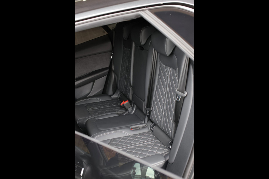 Audi Q8 60 TFSI e Quattro Competition *Pano*RS-Stoelen*B&O*4-Wiel besturing*360 Camera*